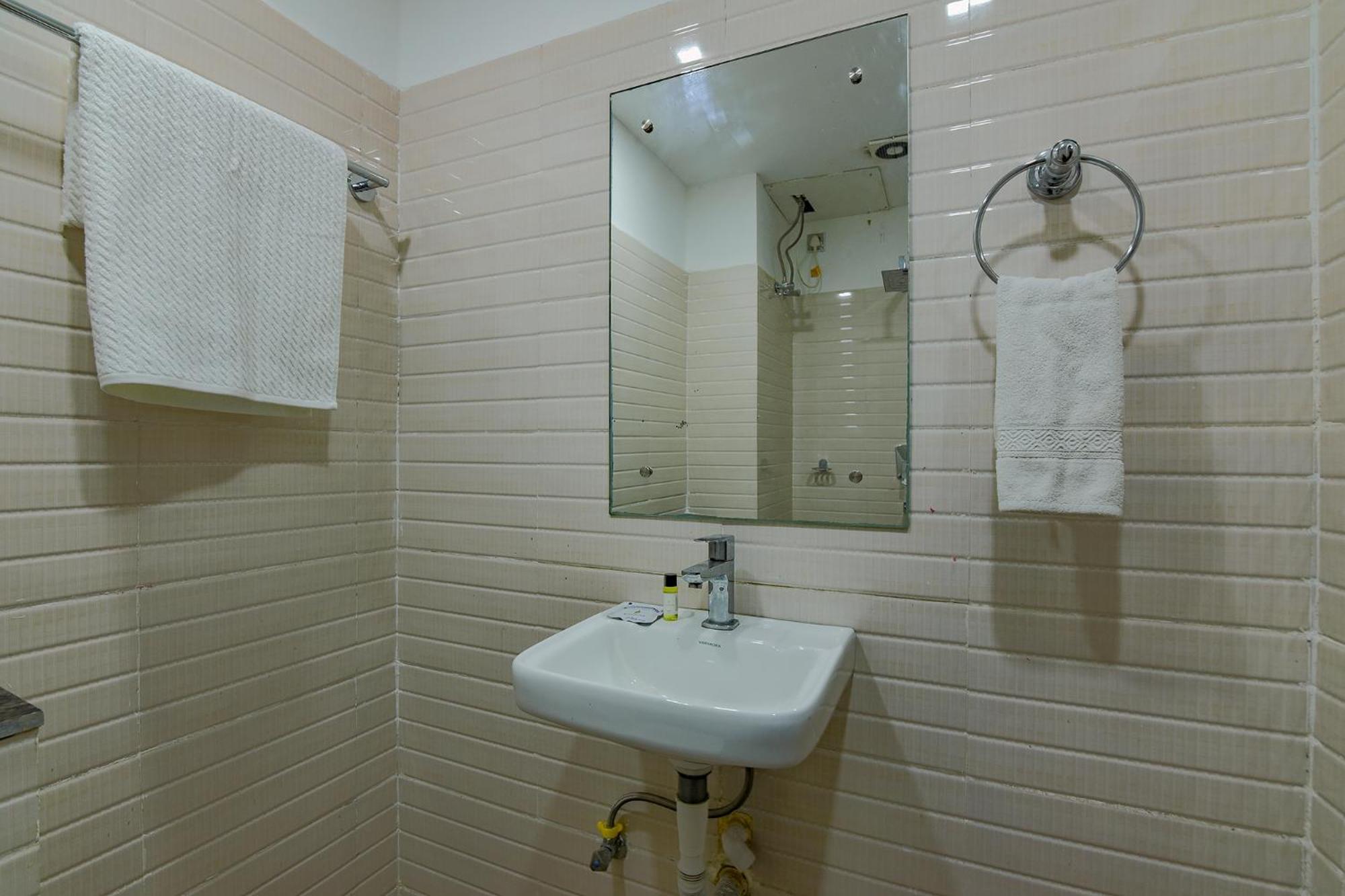 Fabhotel Middleton Desire - Nr Niladri Vihar Square Bhubaneswar Extérieur photo